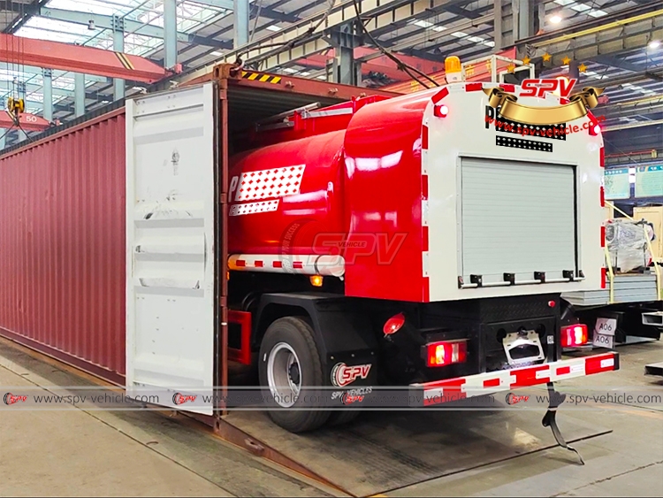 6,000 Litres Refueler Truck Sinotruk - Loading